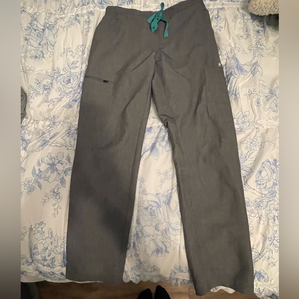Figs Graphite Scrub Set